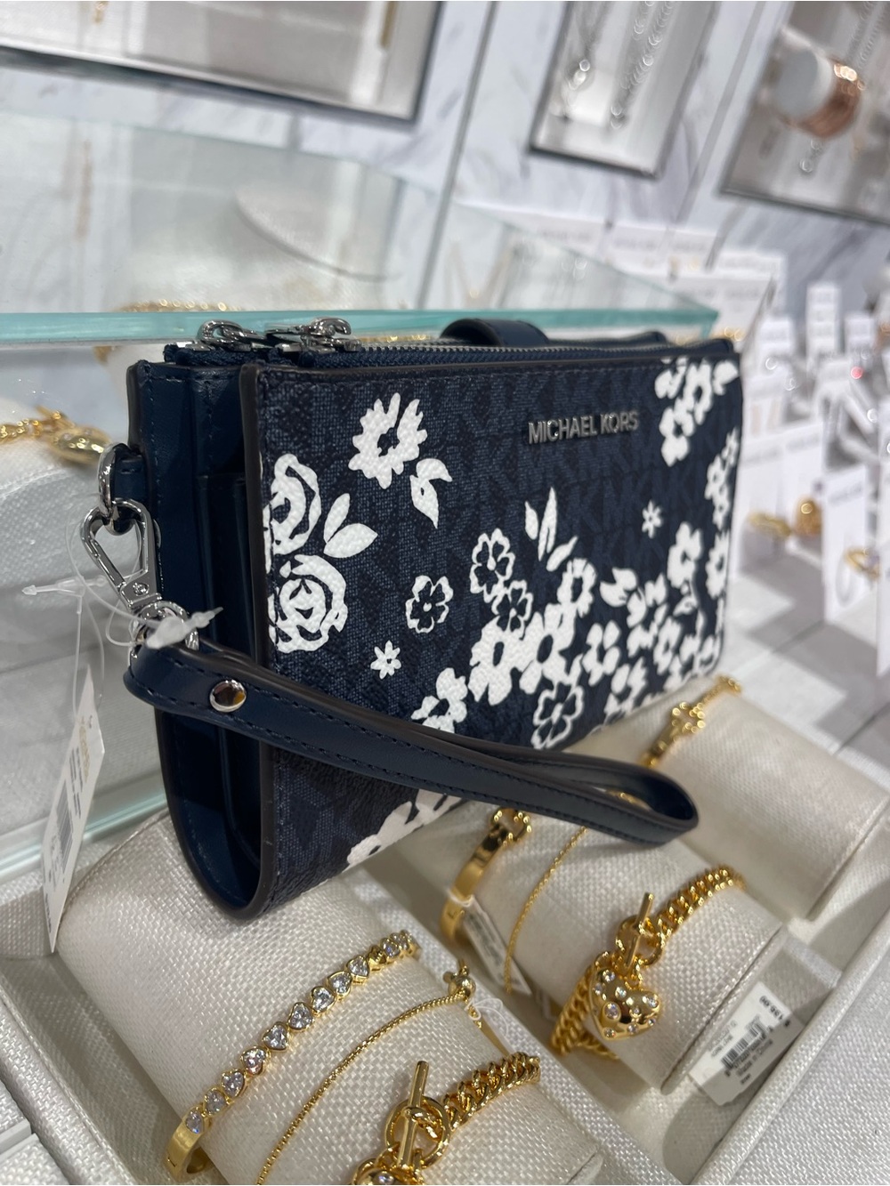 MICHAEL KORS JST Lg Double Zip Printed Signature Logo Wristlet Wallet 
Admiral
N - Picture 7 of 16